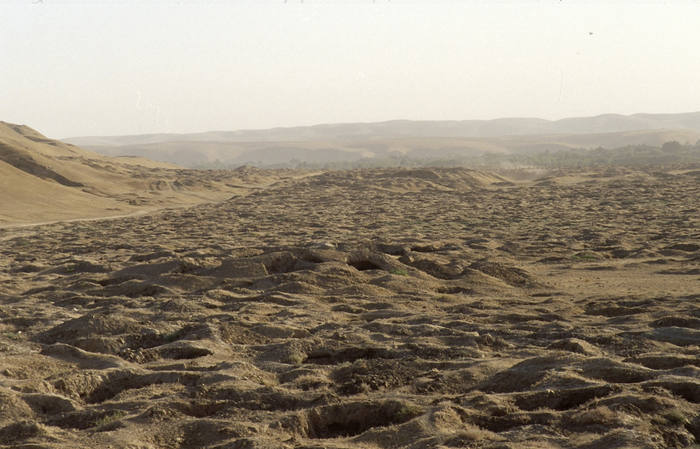 Wüstenlandschaft mit Sand, ohne sichtbare Architektur