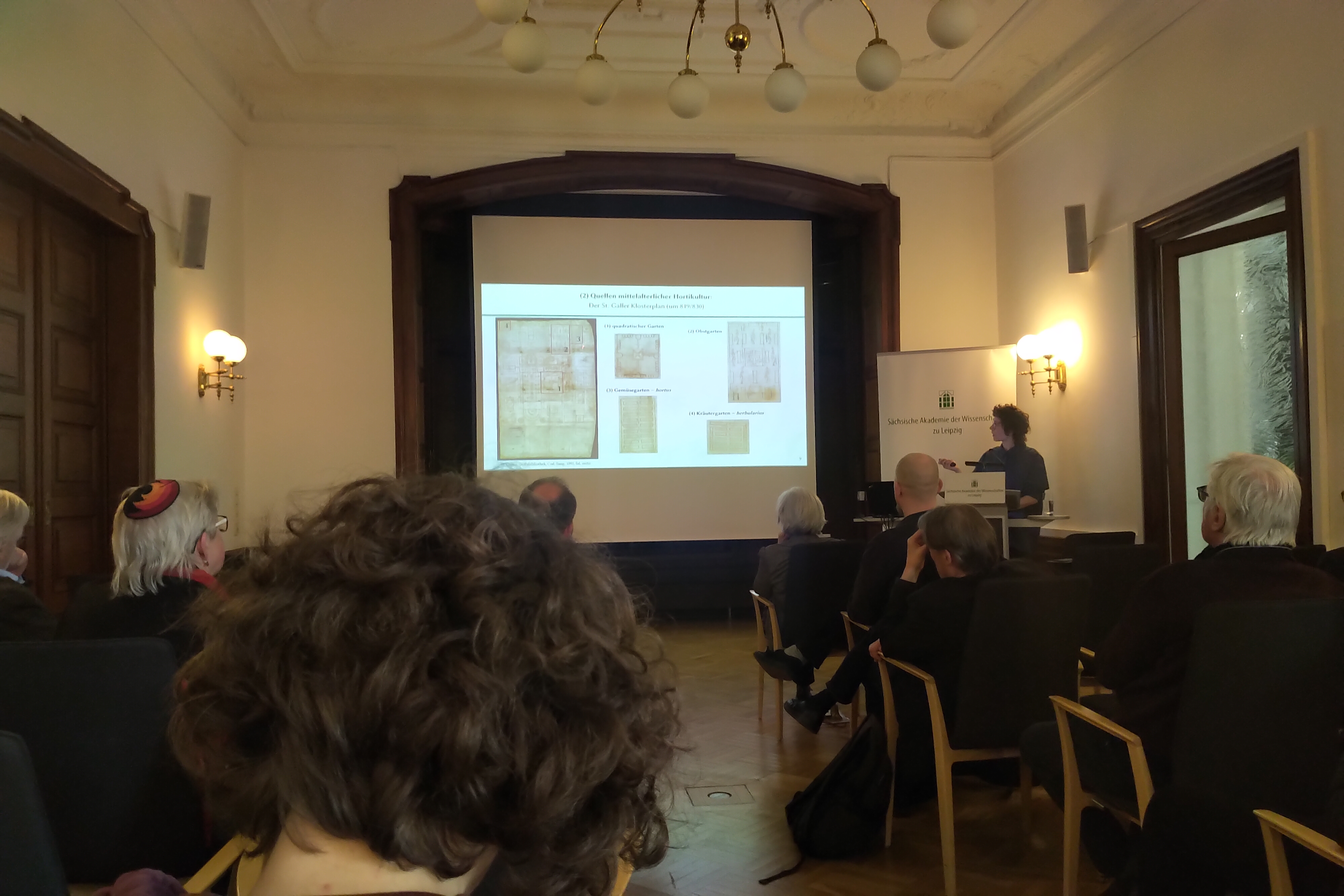 Vortrag zum Hortulus theodiscus von Luise Morawetz. Foto: Almut Mikeleitis-Winter