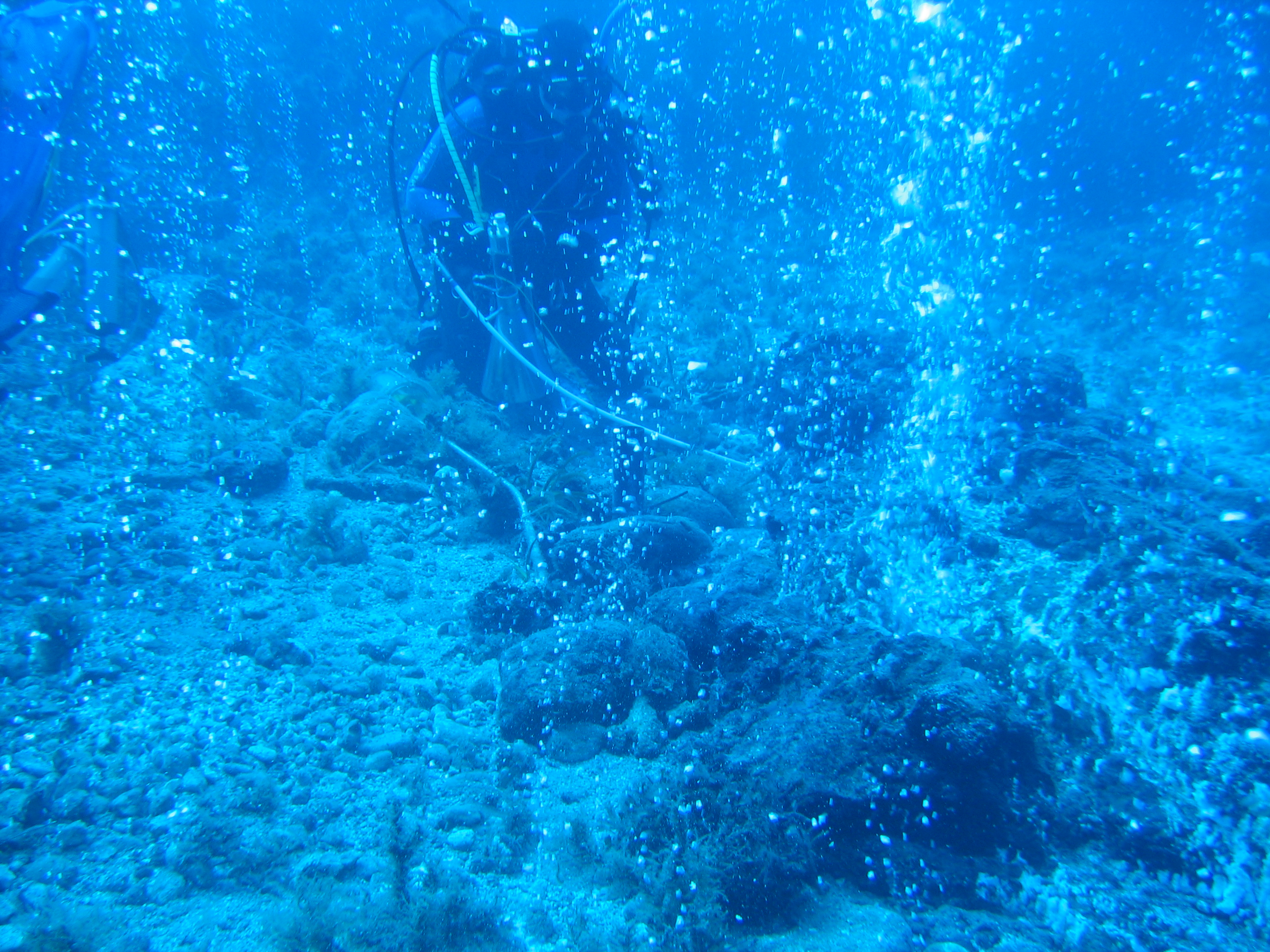 Student bei der Gasprobenahme