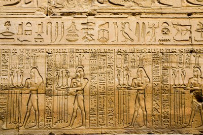 Hieroglyphen in Karnak, Ägypten: AXP Photography auf Unsplash